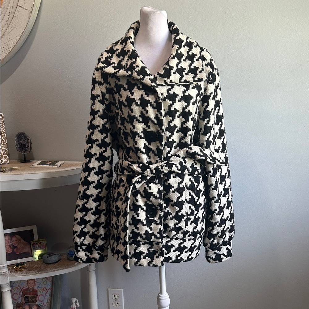 [Last Kiss] Black and White Houndstooth Belted Jacket - Size XL